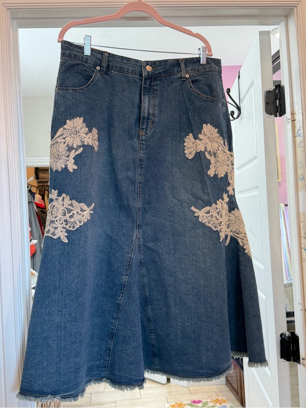 VTG Mermaid Denim A-Line Skirt with Floral Lace Appliqué - Blue